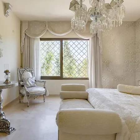 Hotel Multi-million-dollar Versace In Marbella
