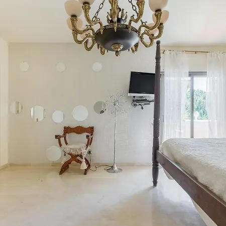 Multi-million-dollar Versace In 5* Marbella