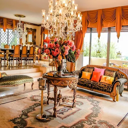 Hotel Multi-million-dollar Versace In